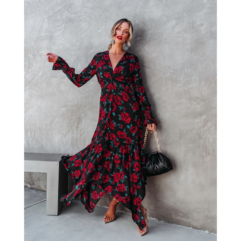 Fall In Love So Easily Floral Maxi Dress Black/Floral XS