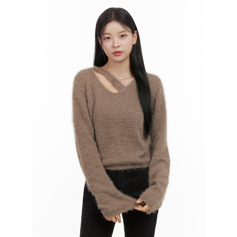 Modern V-Neck Cut-Out Top OS411 Brown S/M