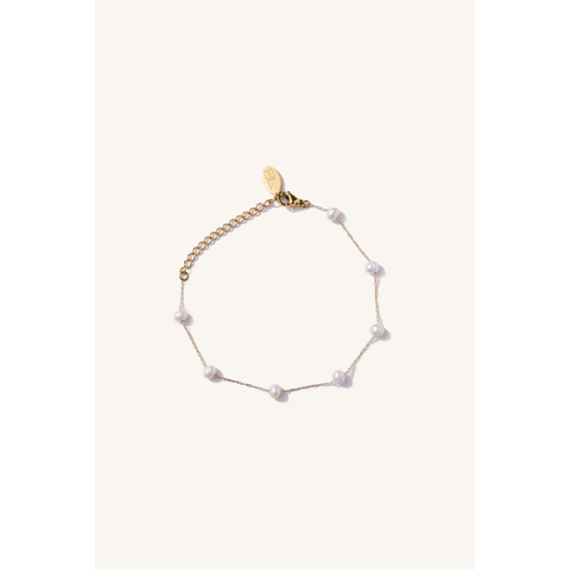 Nikki Smith Designs  Stainless Steel Camile Pearl Bracelet Gold