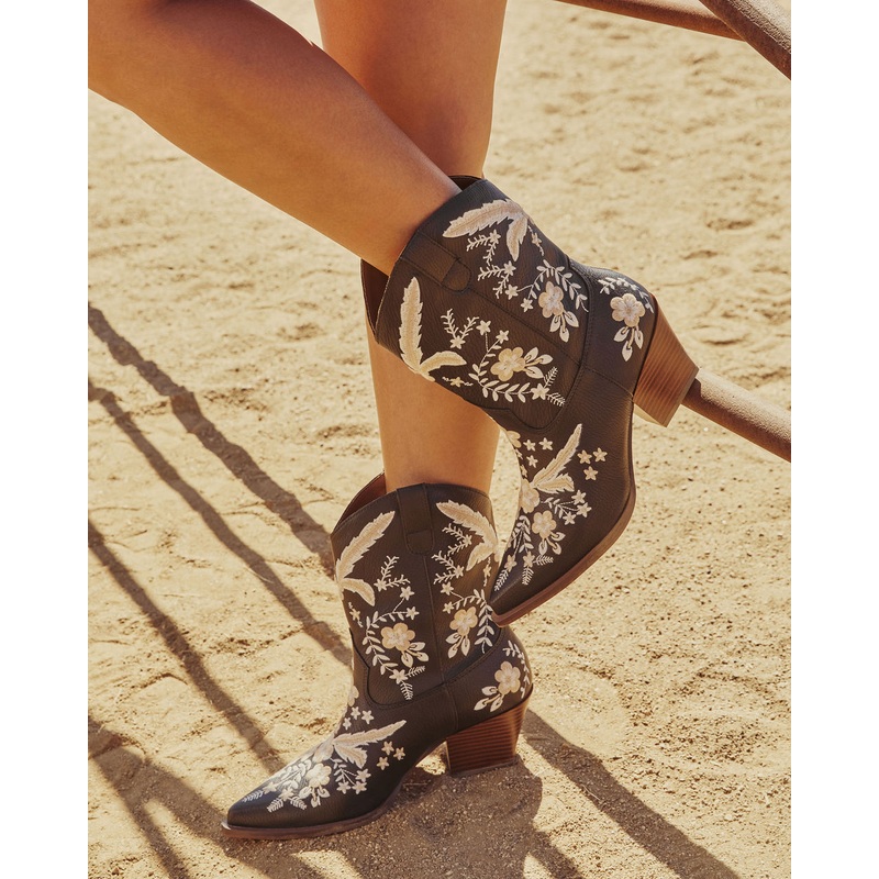 Full Bloom Embroidered Floral Western Bootie Black 6