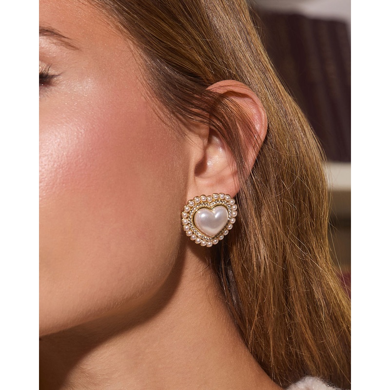 Stole My Heart Gold Pearl Heart Studs Gold O/S