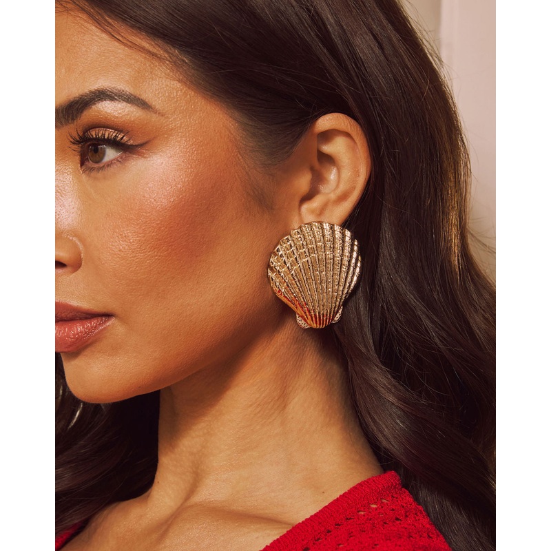 Tropic Cove Textured Seashell Earrings Gold O/S