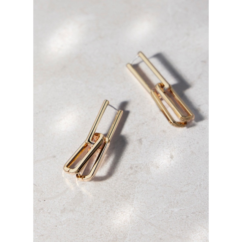 Gold Tone Link Earrings ONE SIZE
