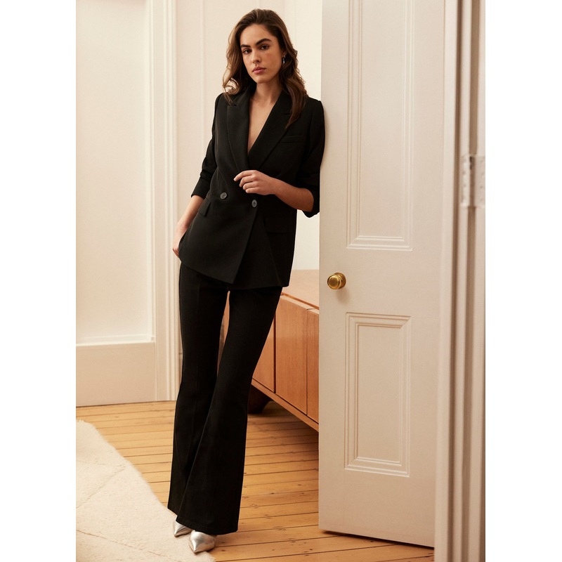 Black Fitted Flare Jeans Short 06