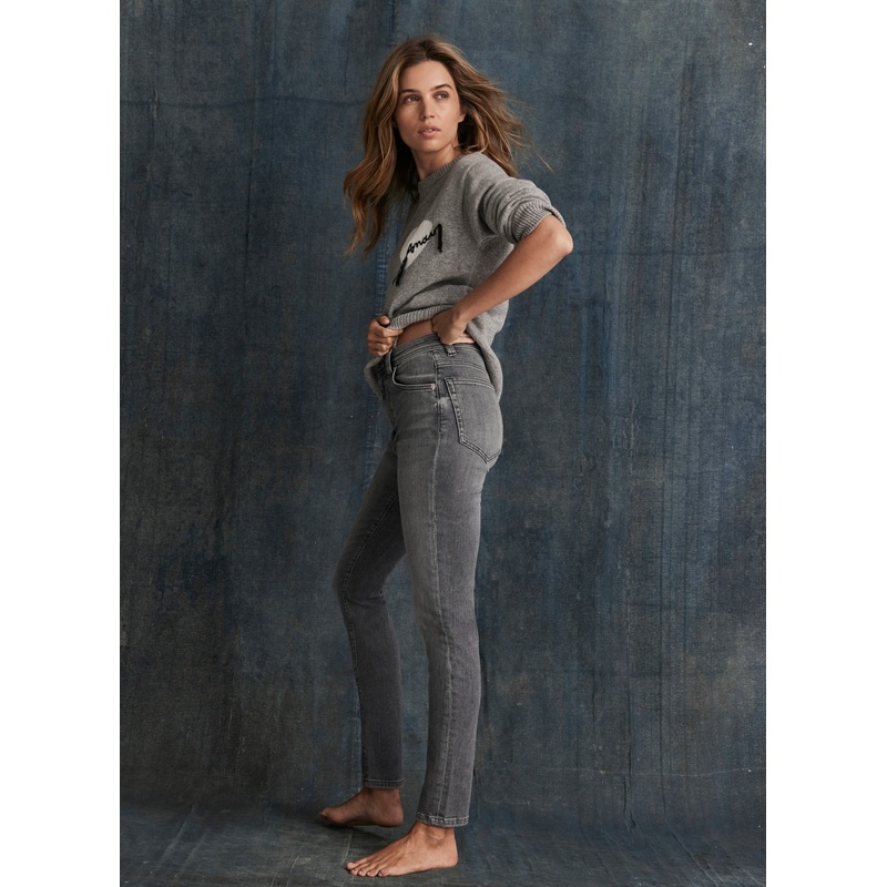 Grey Wash Sculpting Skinny Jeans Short 06