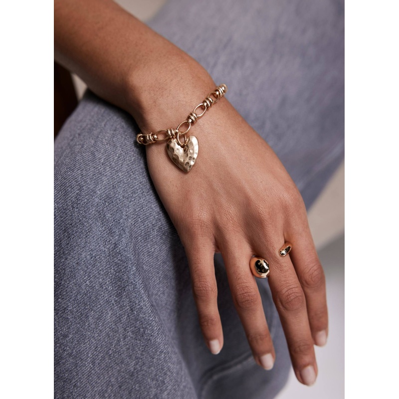 Gold Tone Heart Charm Bracelet ONE SIZE