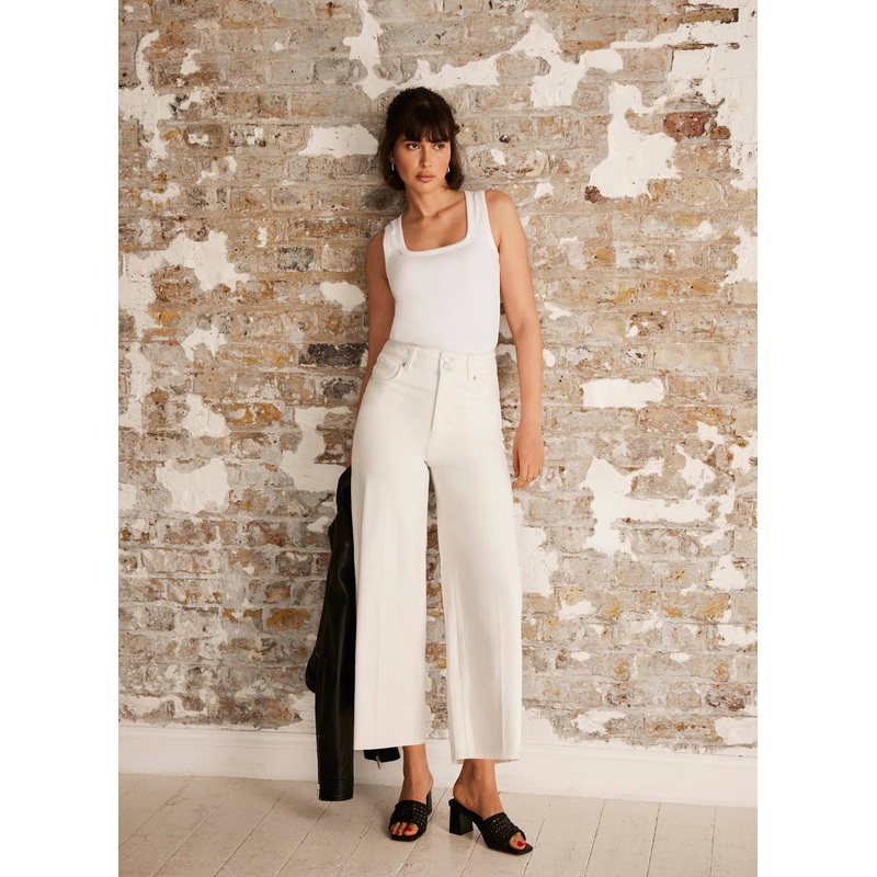 White Cropped Wide Jeans Short 06