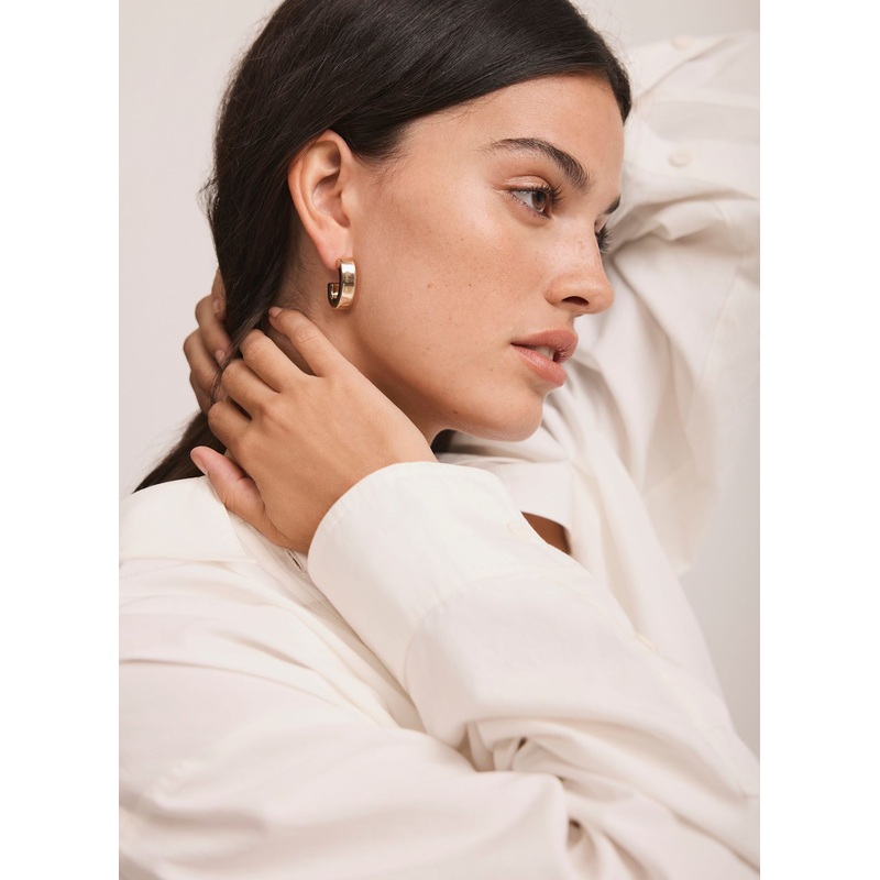 Gold Tone Curved Earrings ONE SIZE