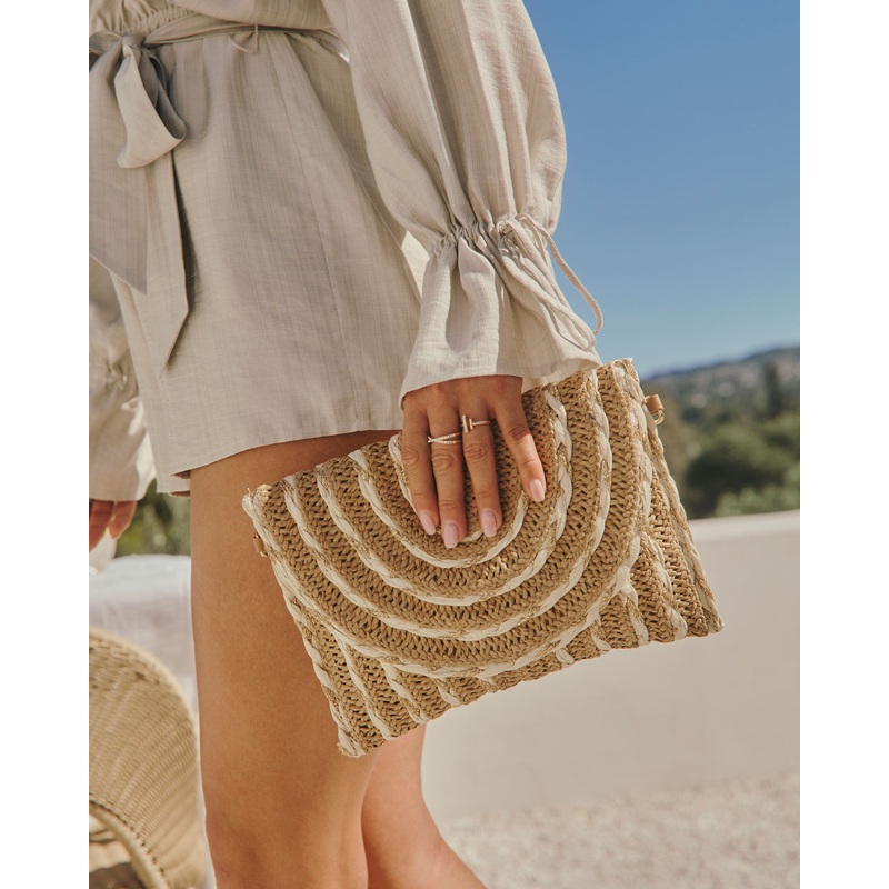 Ameria Woven Textured Straw Clutch Natural/Ivory/Gold O/S