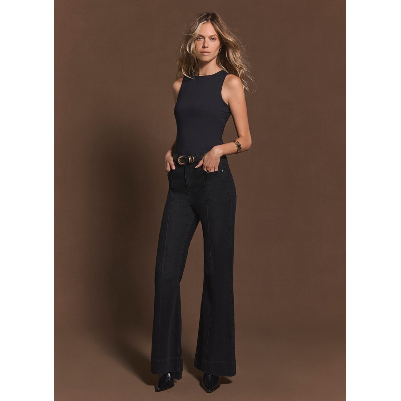 Washed Black Flared Jeans Short 06