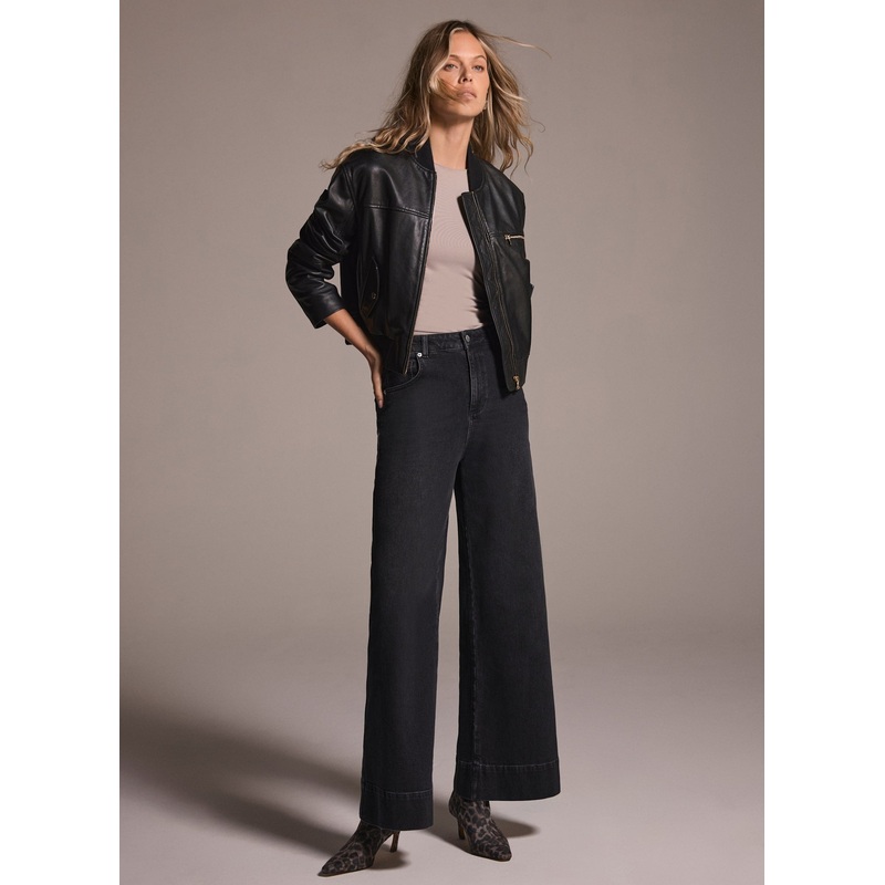 Washed Black Wide Jeans Short 06