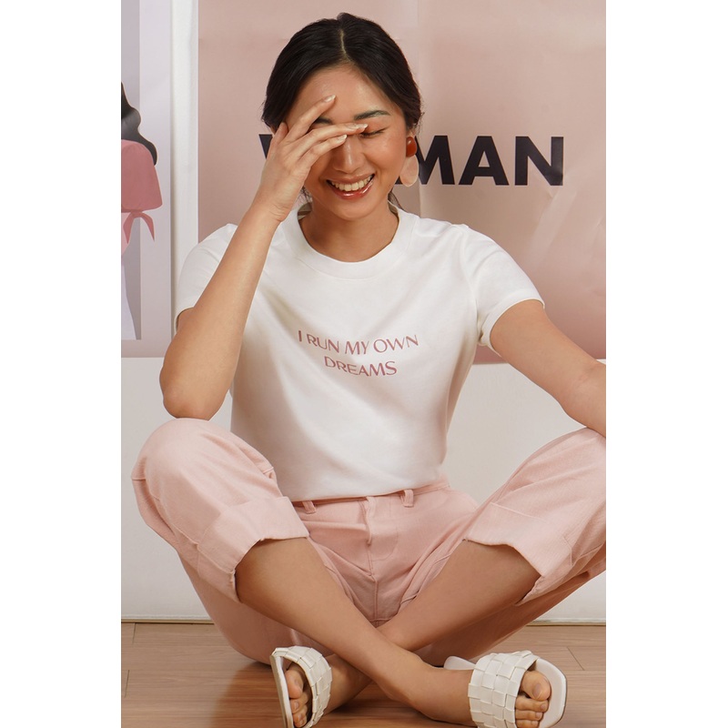 I Am Woman: I Run My Own Dreams Graphic Tee Off White Extra Small